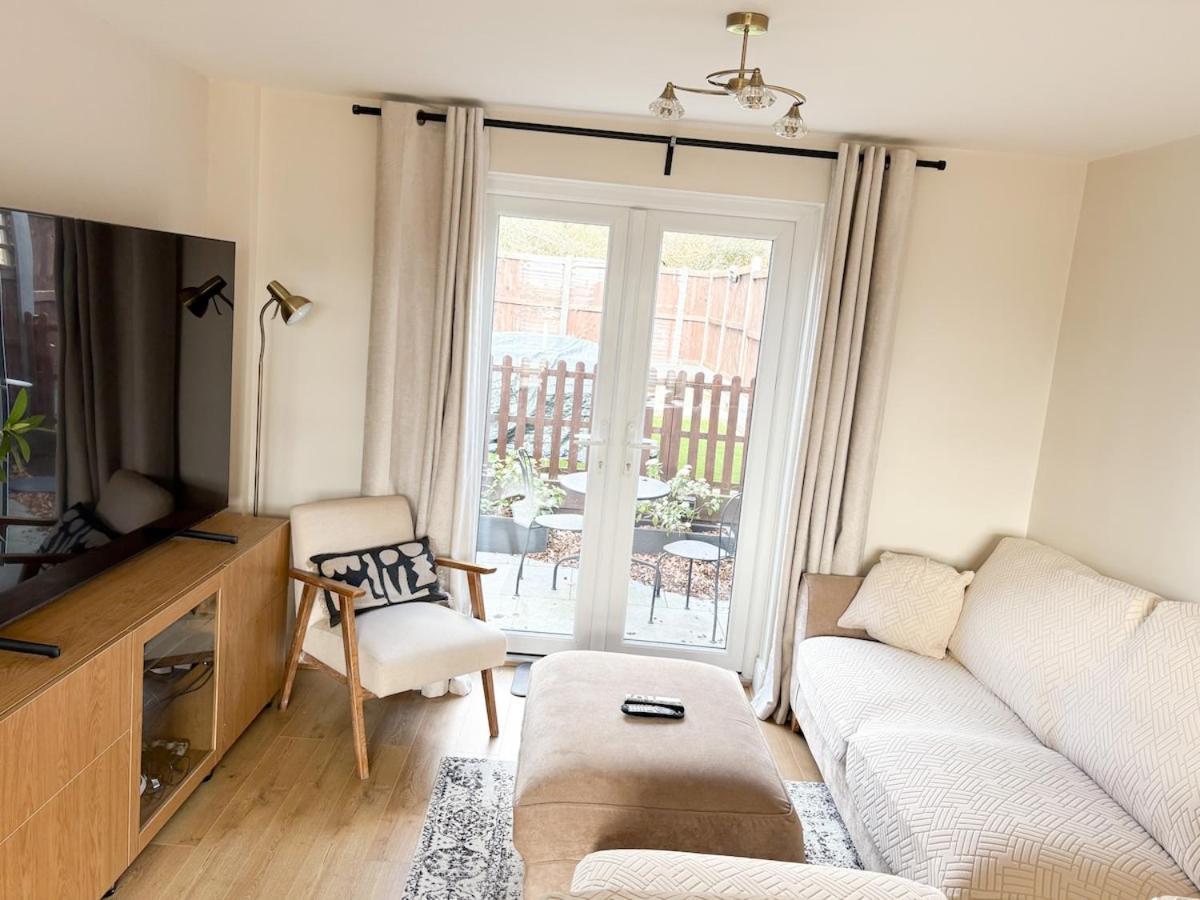 Home In Upminster Εξωτερικό φωτογραφία